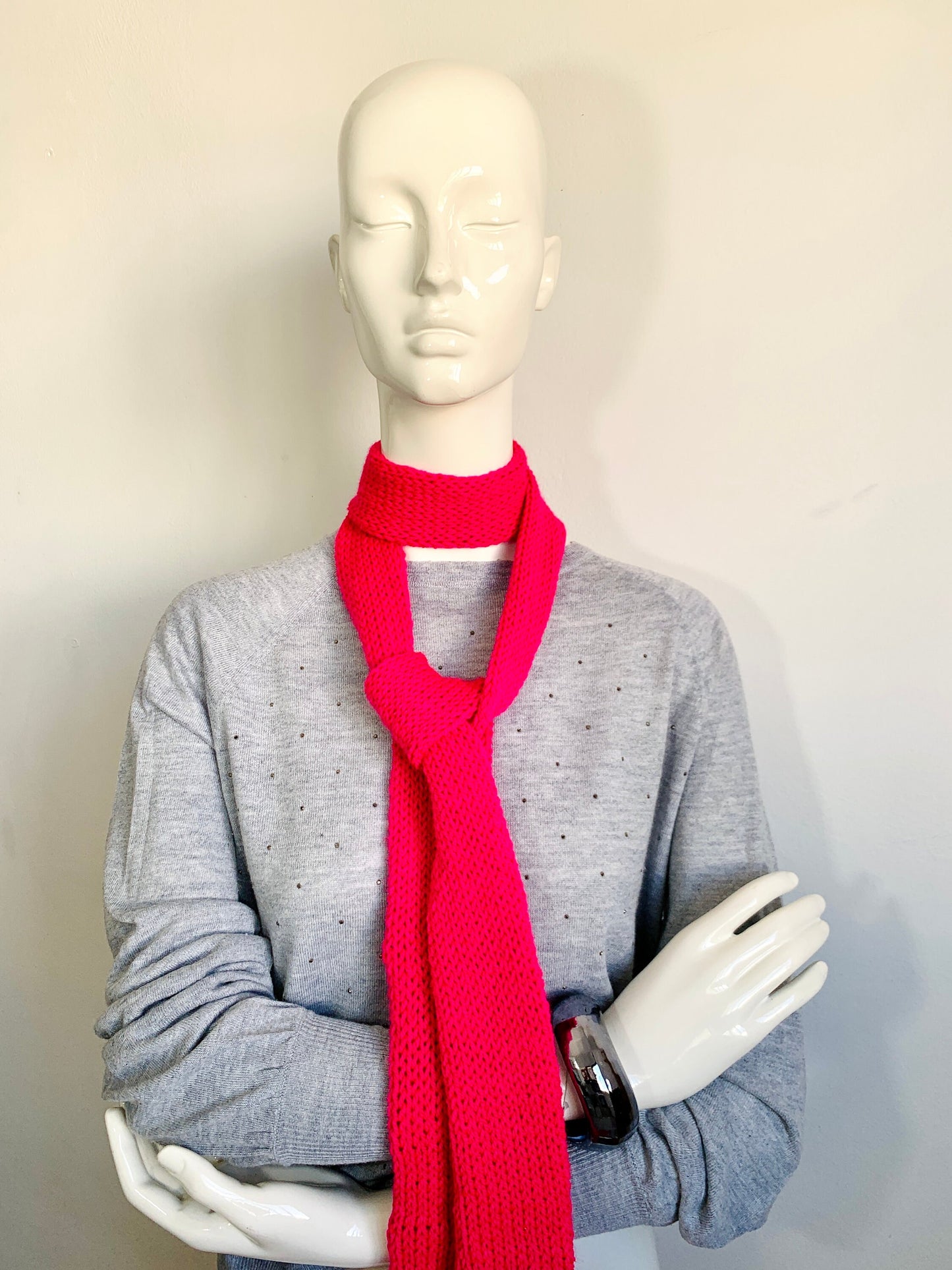 Bufanda estrecha, bufanda de punto fina magenta, bufanda larga fucsia hecha a mano, bufanda tubular fina de doble cara rosa brillante, bufandas de punto para mujer