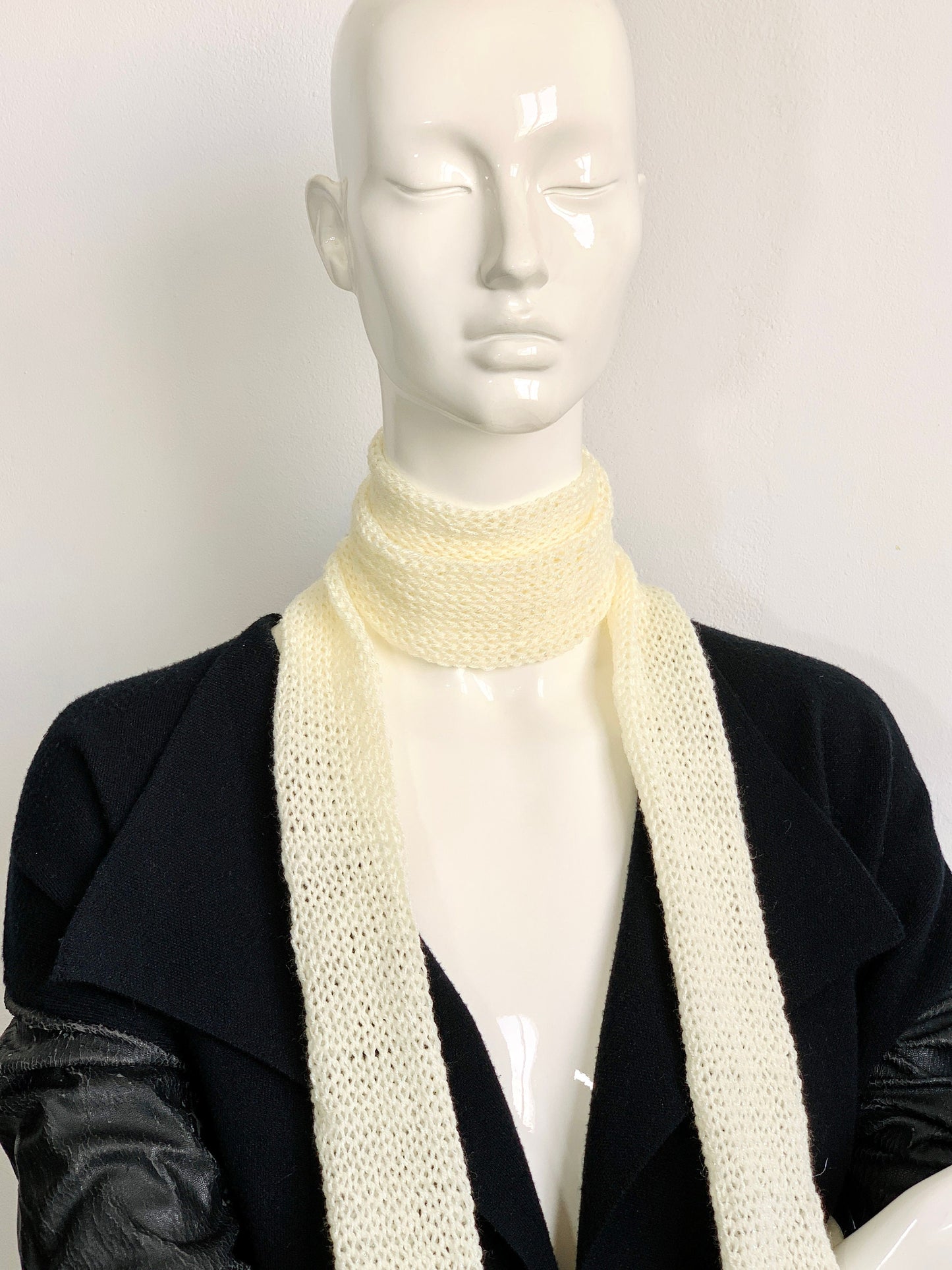 Bufanda fina metalizada color blanco roto, bufanda fina de punto, bufanda larga color marfil iridiscente neutro, delicada bufanda tubular fina de doble capa nacarada