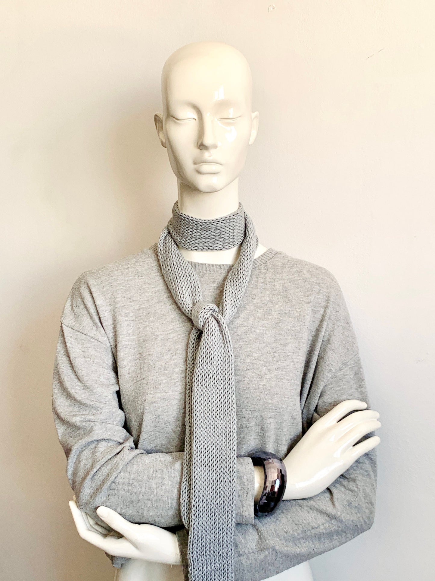 Bufanda fina, bufanda fina de punto gris claro, bufanda larga gris claro hecha a mano, bufanda fina de doble cara azul grisáceo, bufandas de punto para mujer