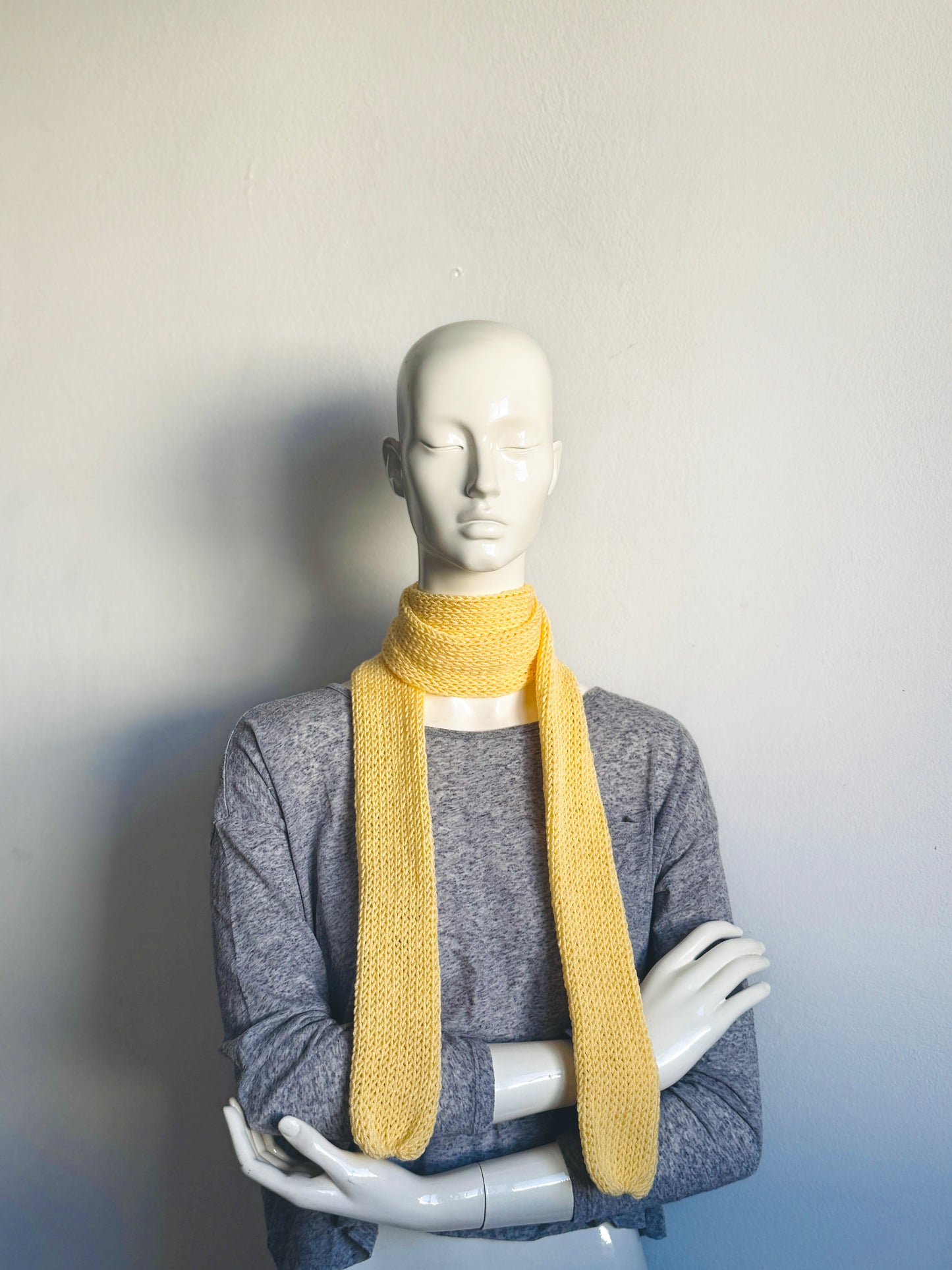 Bufanda fina de punto color amarillo mantequilla hecha a mano: Bufandas largas de tubo de bambú acrílico para mujer