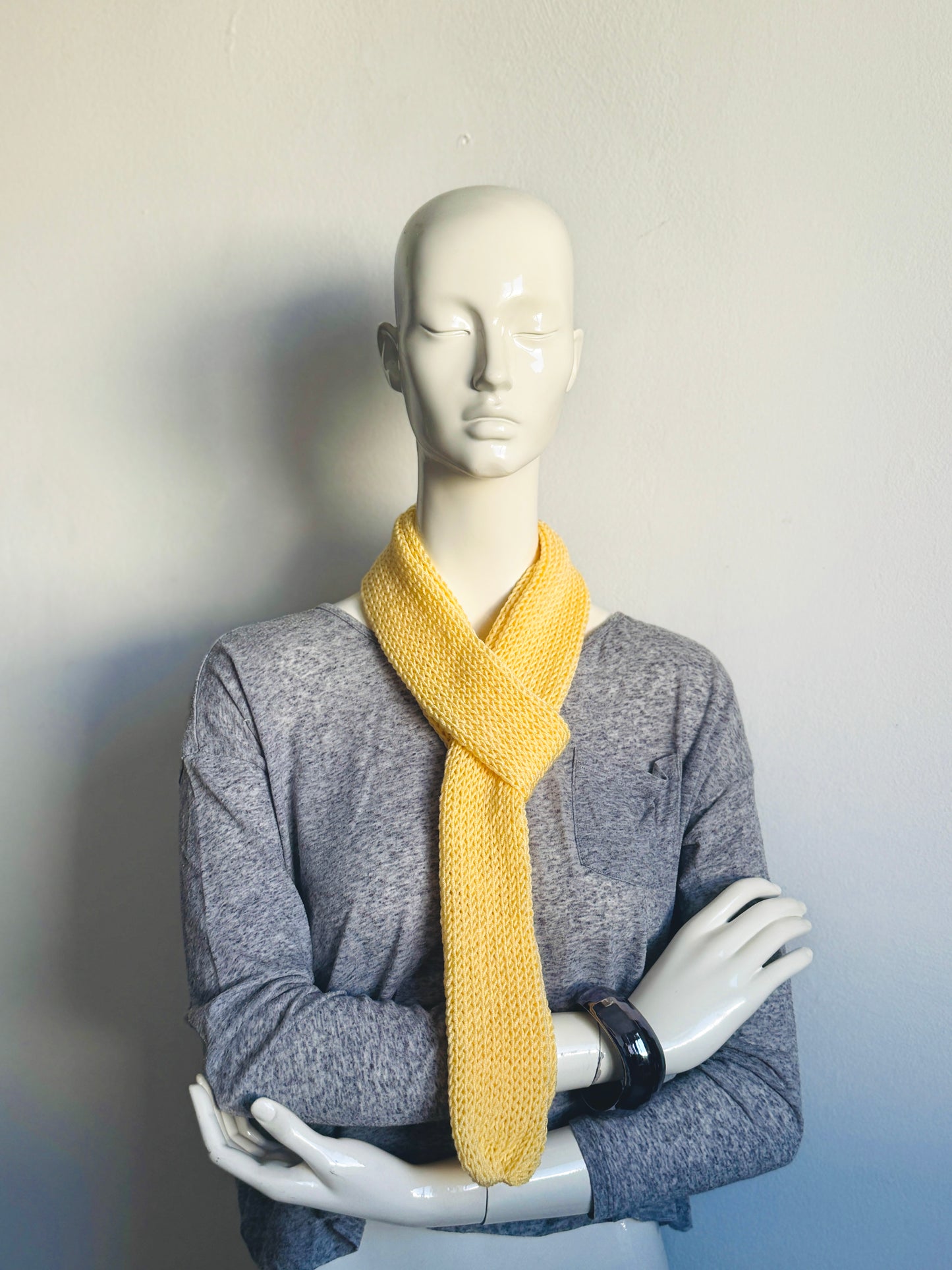 Bufanda fina de punto color amarillo mantequilla hecha a mano: Bufandas largas de tubo de bambú acrílico para mujer