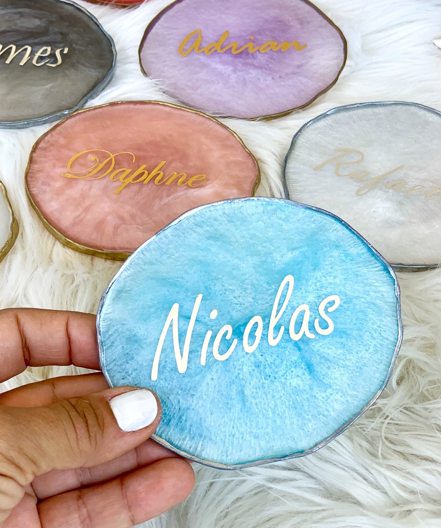 Personalized Resin Coasters with Names. Wedding favors. Bridesmaids gifts, Guests gifts in Bulk. Wedding Place setting. Thank you gifts