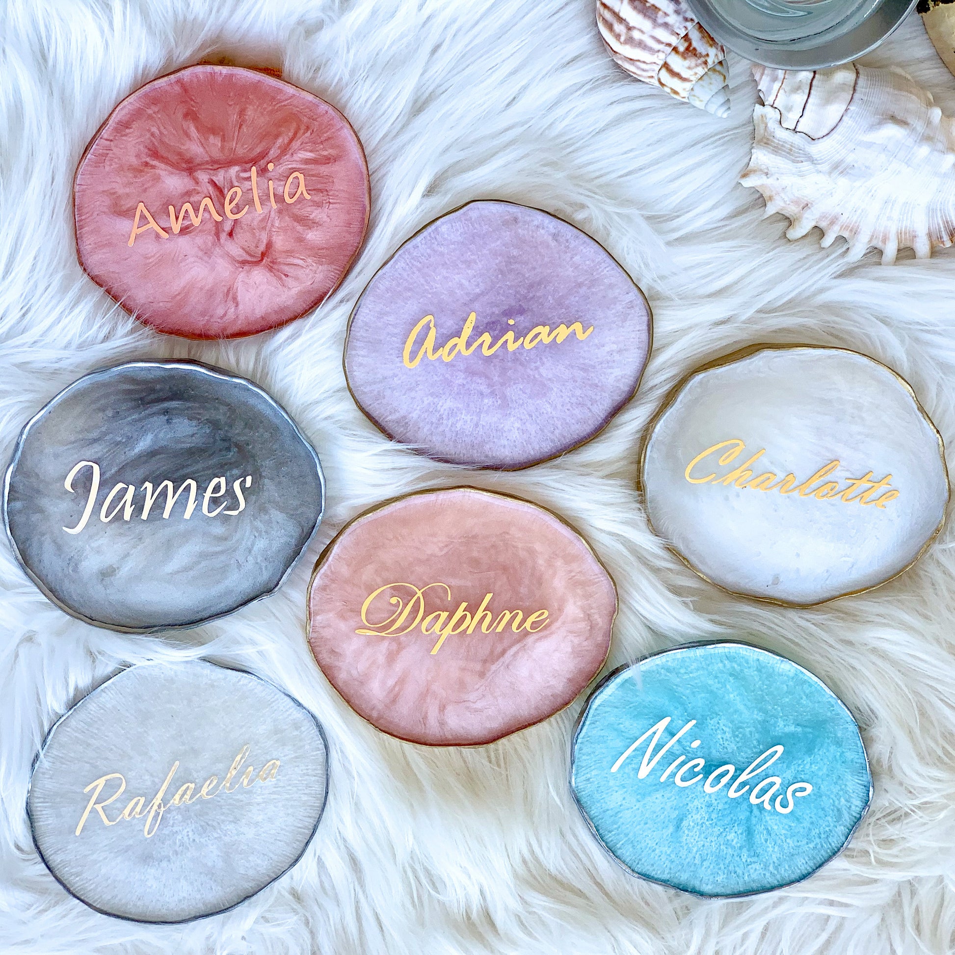 Personalized Resin Coasters with Names. Wedding favors. Bridesmaids gifts, Guests gifts in Bulk. Wedding Place setting. Thank you gifts