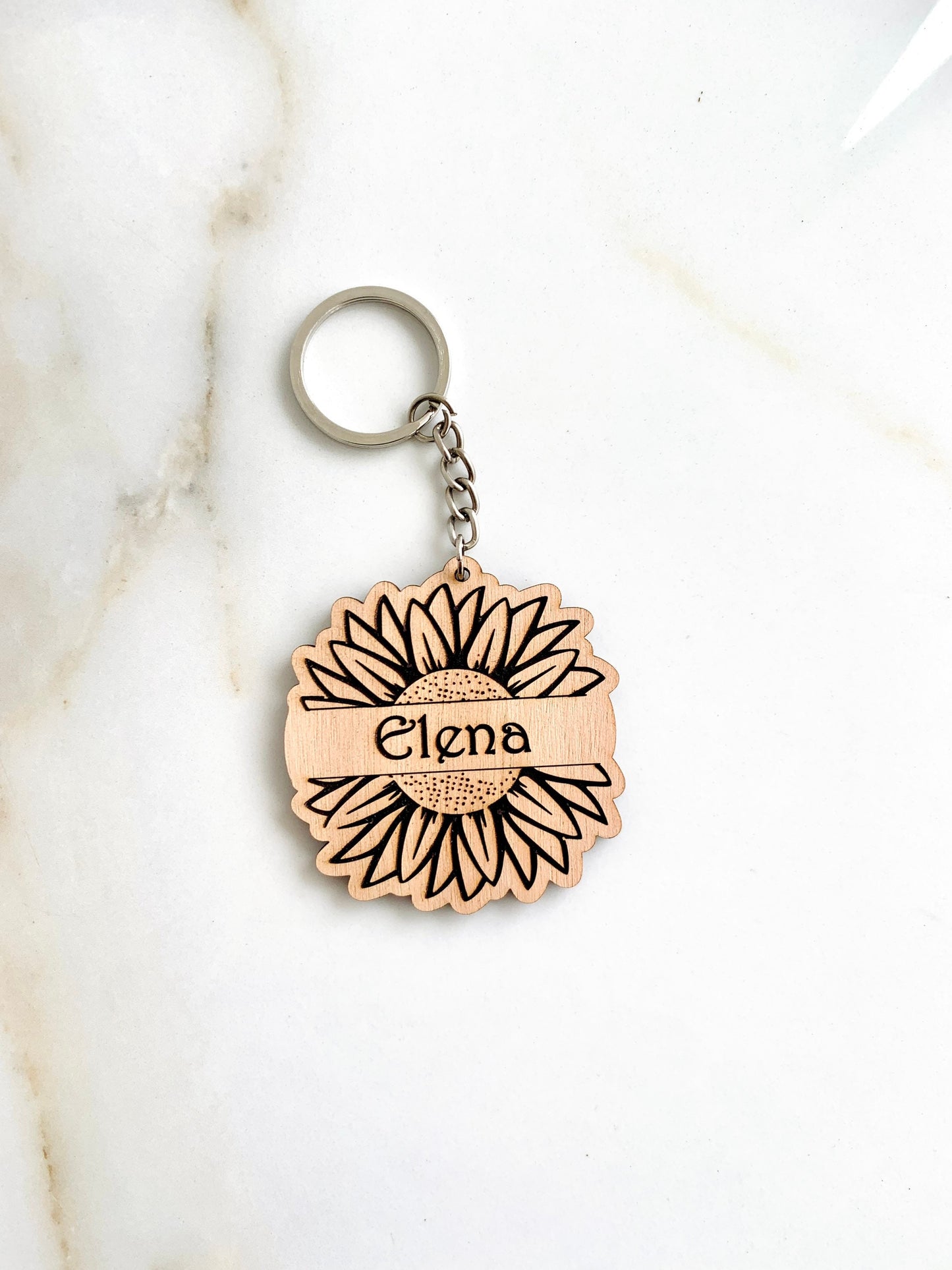 Personalized Sunflower Wooden Keychain - Custom Name Keyring, Engraved Flower, Unique Gift for Her, Mom, Car Enthusiasts and Loved Ones.