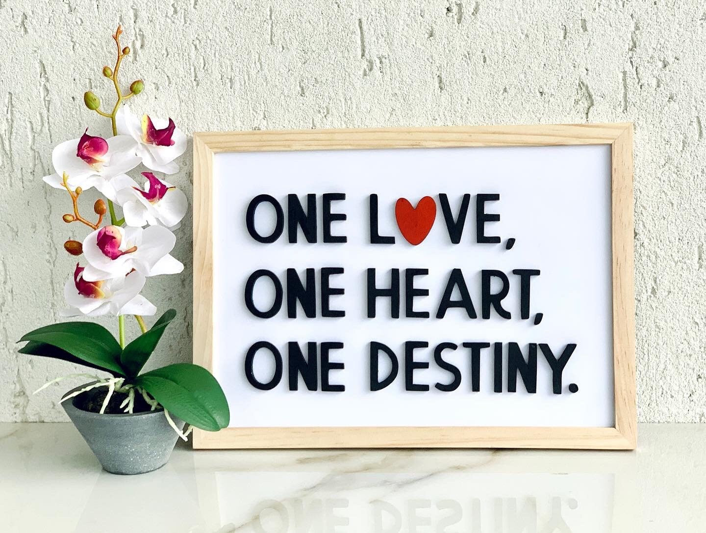 Love Wood Sign Framed, One Love One Heart Wall Art 3D Sign, Romantic Love Expression Quote Sign Home Décor Anniversary Valentines Day Gift