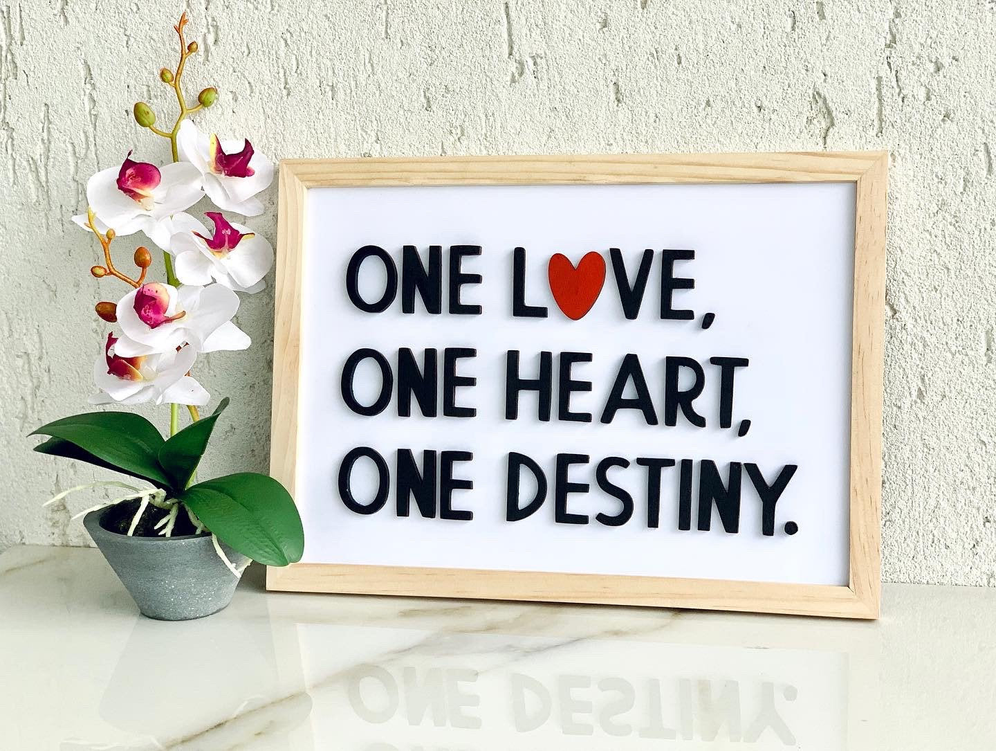 Love Wood Sign Framed, One Love One Heart Wall Art 3D Sign, Romantic Love Expression Quote Sign Home Décor Anniversary Valentines Day Gift