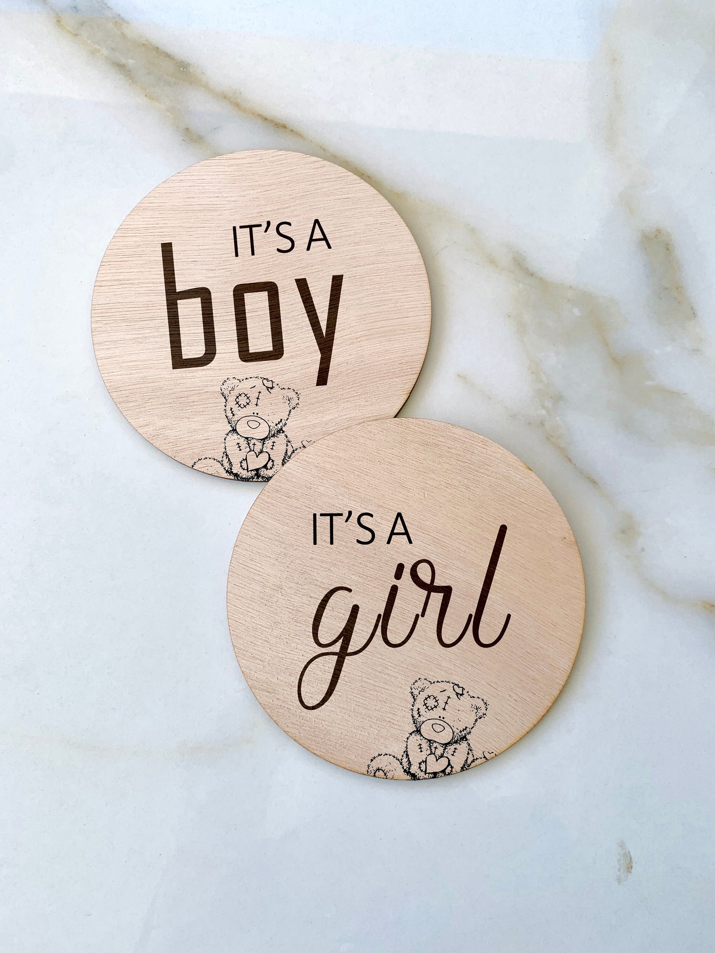 Wooden Baby Gender Reveal Sign Plaque - Engraved Bear Announcement Prop for Pregnancy Photo - It's a Boy It's a Girl - 5.5 inch