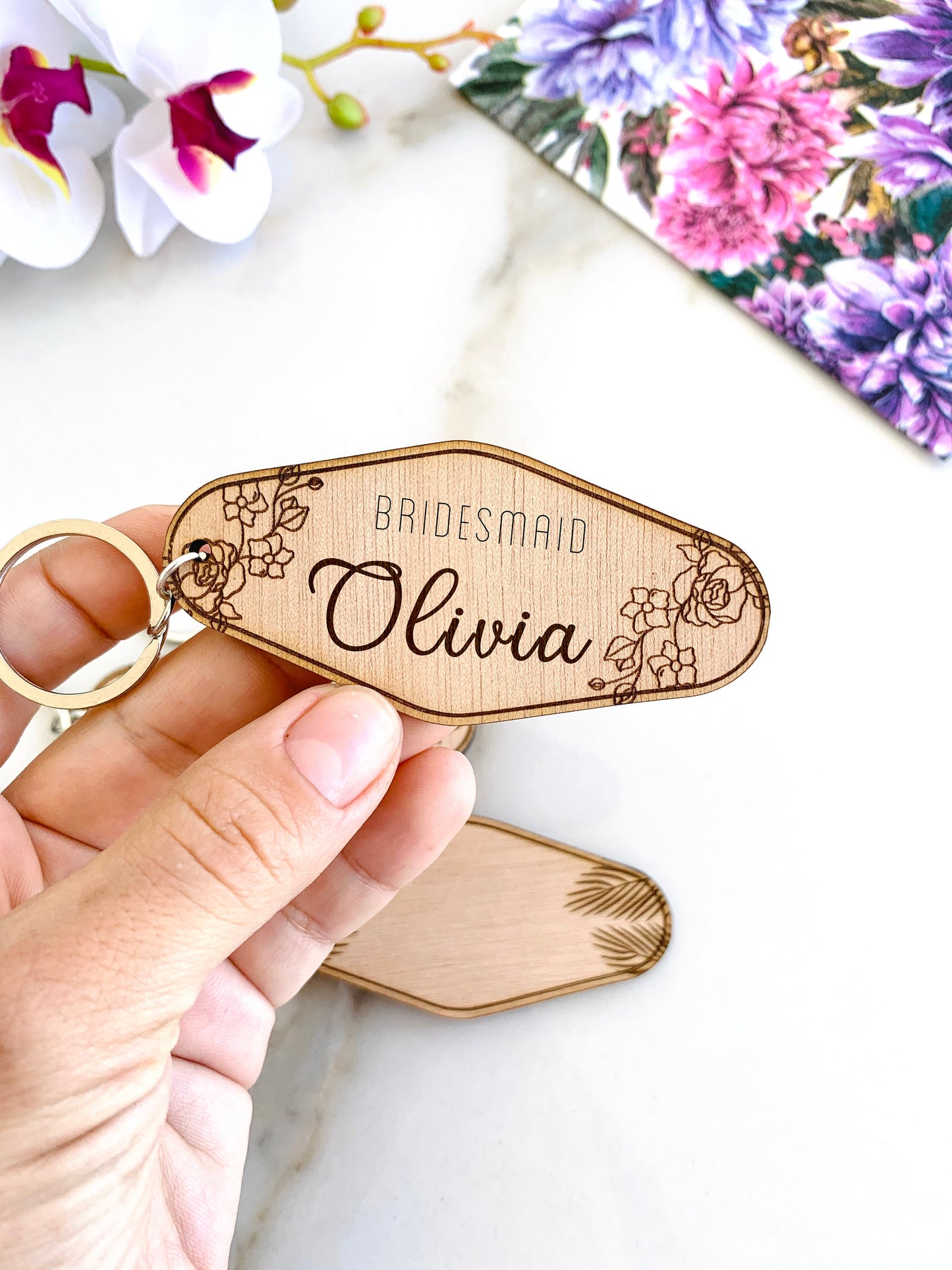 Personalized Wood Keychain Retro Motel Keychain Gifts Wedding Favors Bridesmaid Keychain Gifts Custom Motel Logo Keychains Bride Tribe Gifts