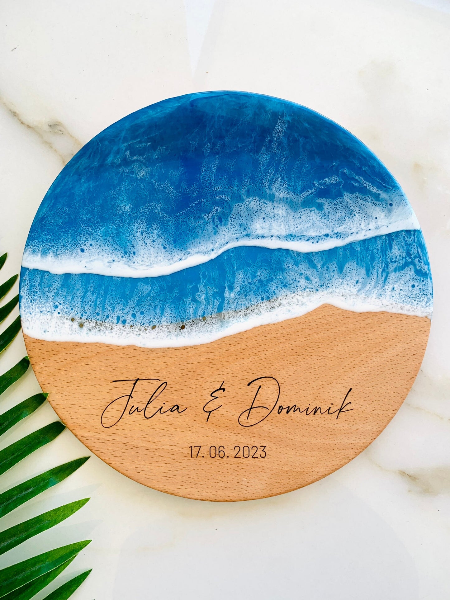 Ocean Resin Cutting Board Personalized, Resin Ocean Wall Art, Round Wood Chopping Board Engraved, Ocean Resin cheese board, Ocean waves