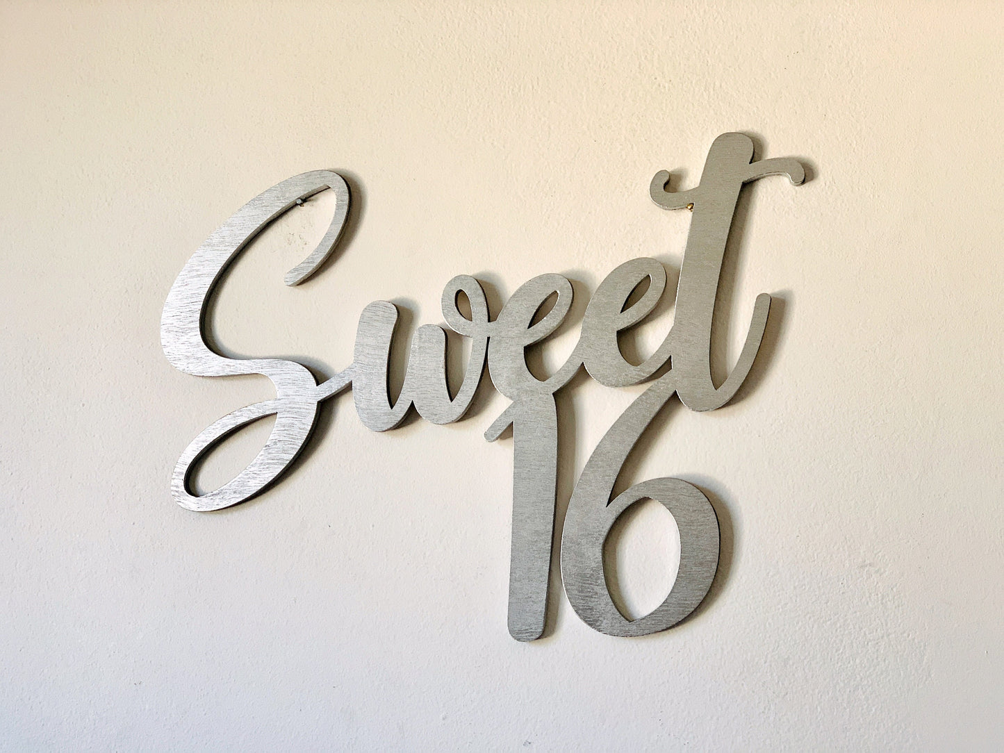 Sweet 16 Wood Wall Sign, Rustic Sweet 16 Backdrop Sign, 16th Birthday Decoration Banner, Sweet 16 Birthday Party Sign, Girls Party Décor