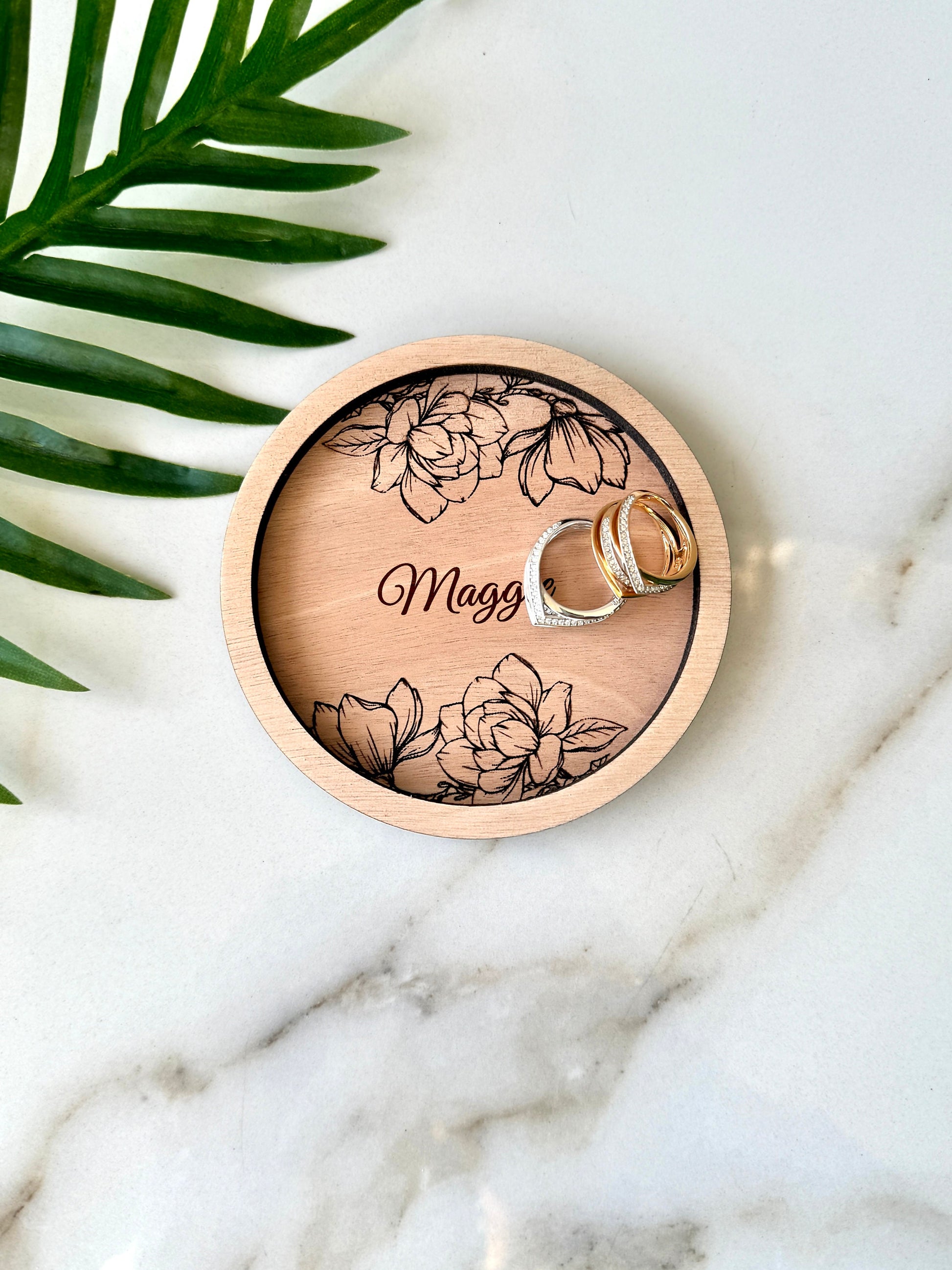 Personalized Jewelry Tray Engraved Oval Wooden Vanity Tray Magnolias Design, Elegant Trinket Dish, Custom Organizer for Candles & Cosmetics