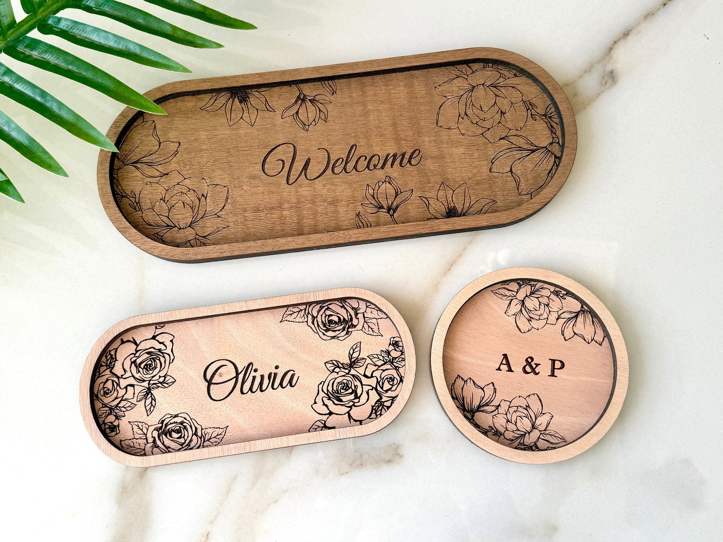 Personalized Jewelry Tray Engraved Oval Wooden Vanity Tray Magnolias Design, Elegant Trinket Dish, Custom Organizer for Candles & Cosmetics