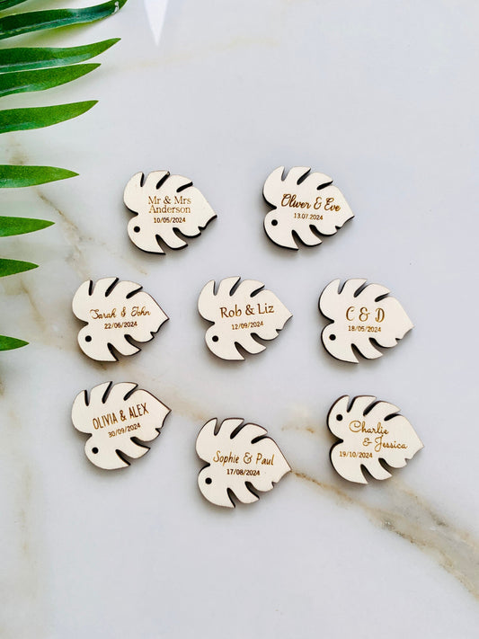 Monstera Wedding Favor Tags, Wedding Leaf Name Tags, Mr/Mrs Wood Tags, Couples Names & Date Wood Tags, Rustic Wedding Décor, Wooden Monstera