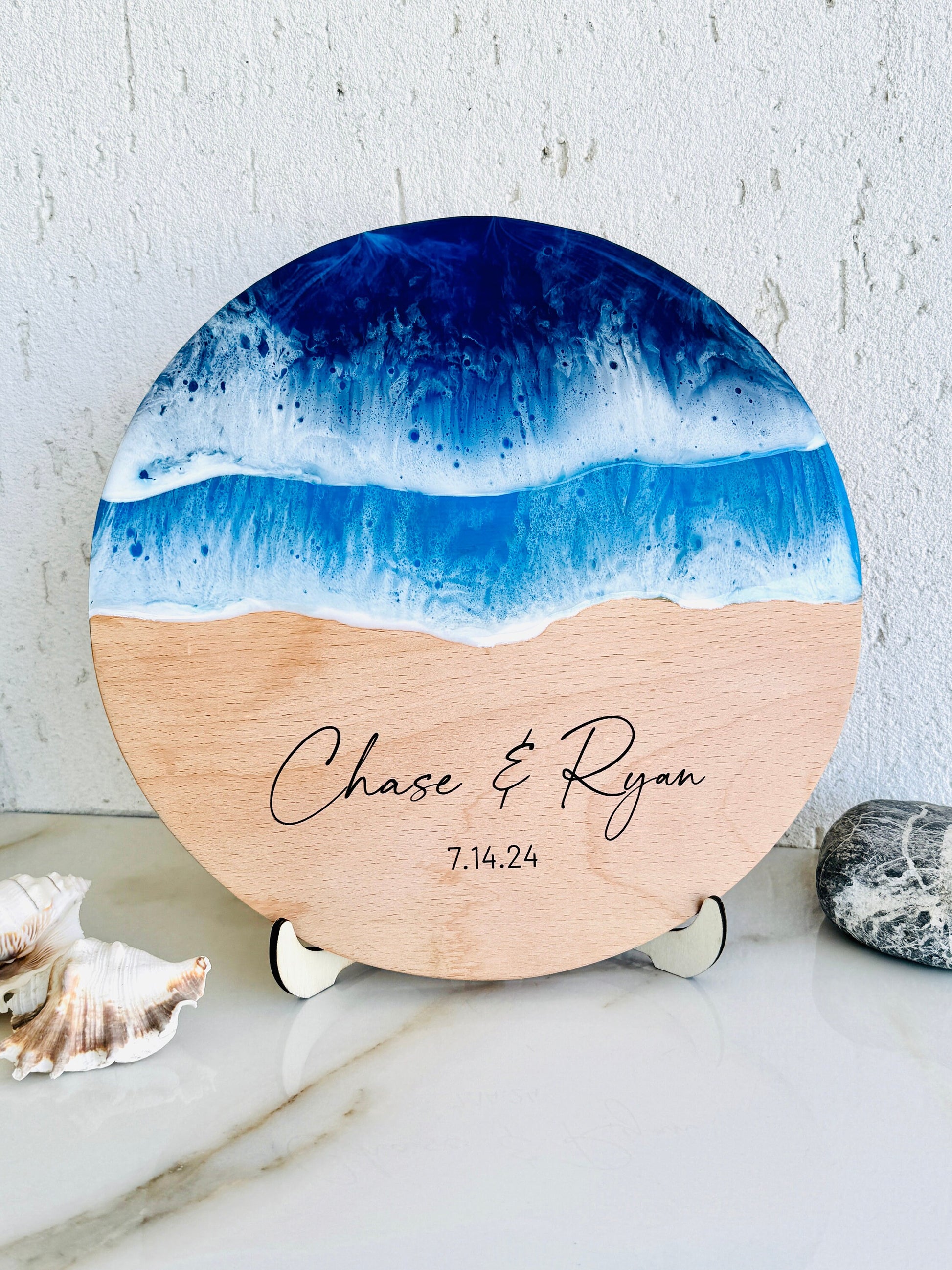 Ocean Resin Cutting Board Personalized, Resin Ocean Wall Art, Round Wood Chopping Board Engraved, Ocean Resin cheese board, Ocean waves