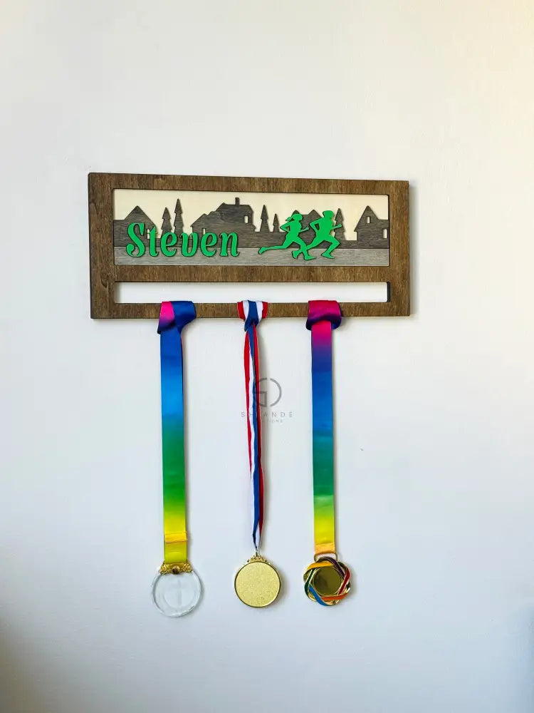 Personalized wooden medal holder for runners, laser-cut marathon medal display rack with engraved name, wall-mounted race medal hanger, perfect gift for runners and marathon lovers.